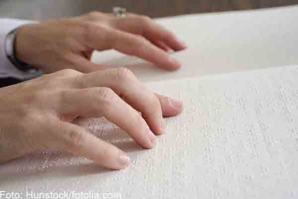6805937–Blindenschrift-©-Huntstock-fotolia