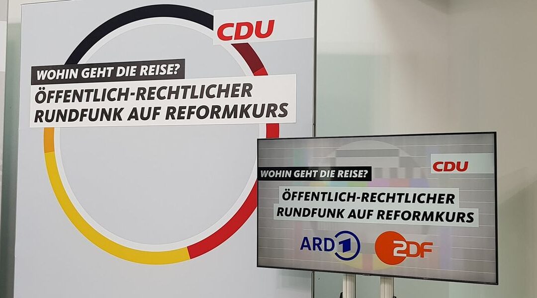 Tobias Krull bei der Diskussionsveranstaltung „Reform des Öffentlich-Rechtlichen-Rundfunks“